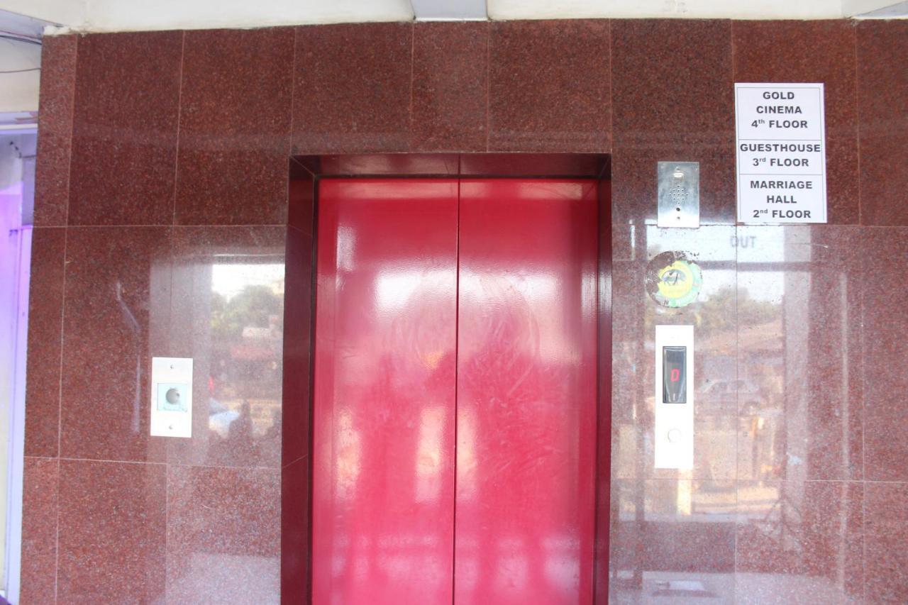 Lg Towers Hotel Гувахати Екстериор снимка