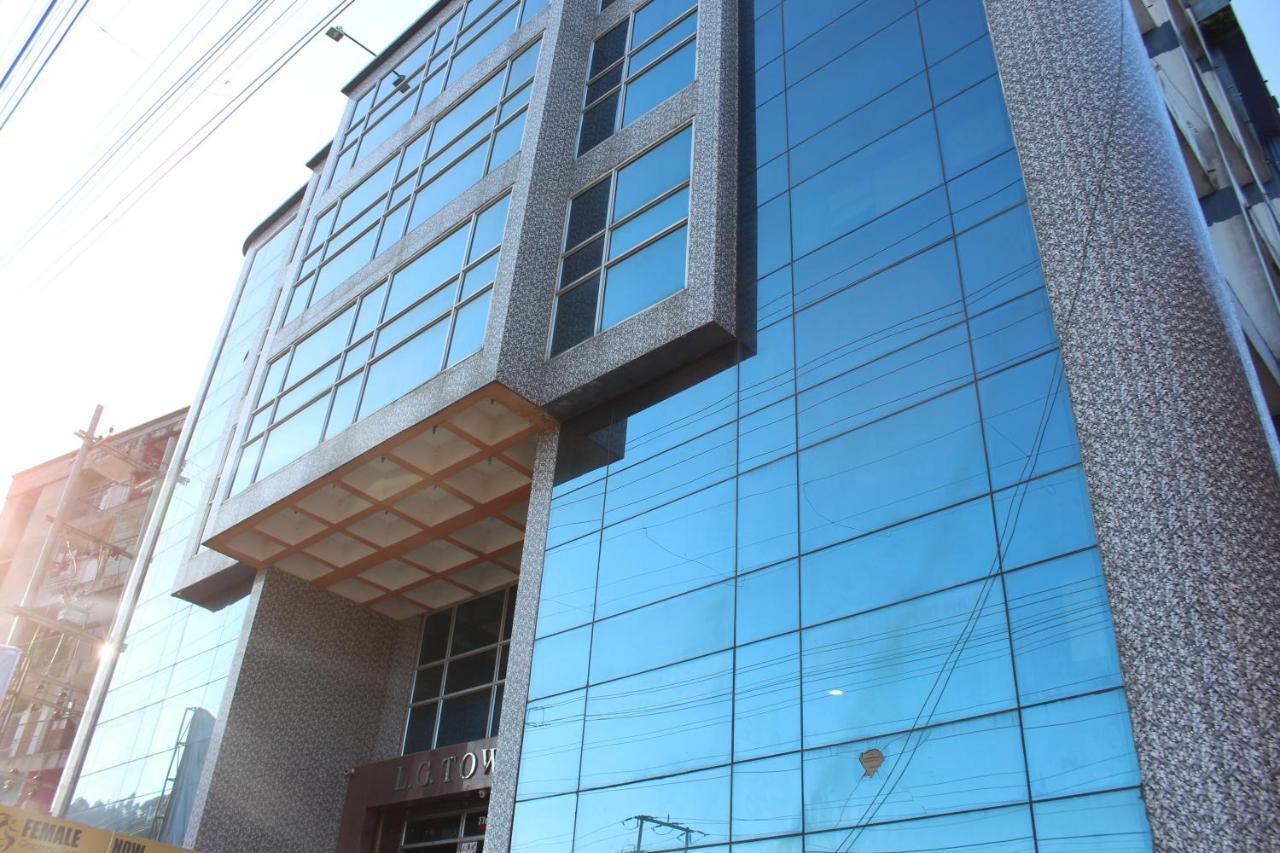 Lg Towers Hotel Гувахати Екстериор снимка